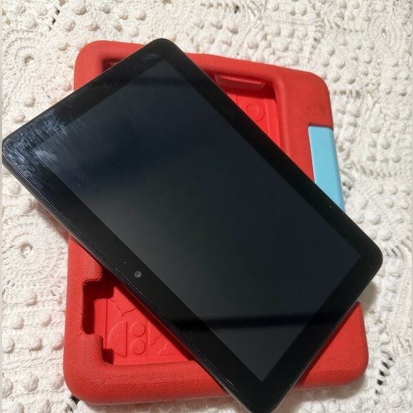 Amazon Fire 7 Tablet with Red and Light Blue Case - Picture 2 of 5
